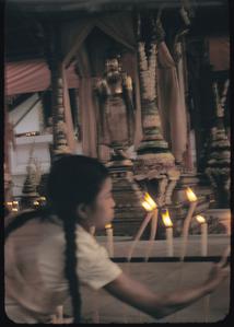Detail : praying at Prabang