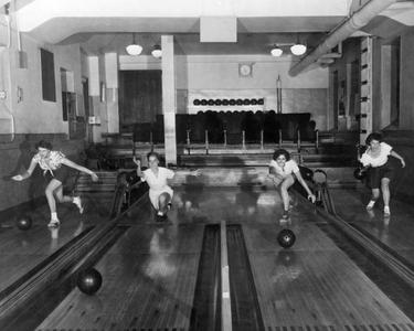 Women bowling