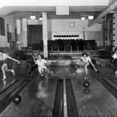 Women bowling