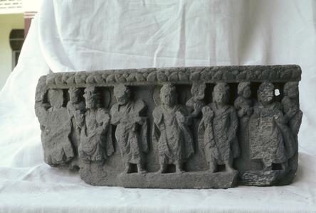 NG004, Buddhas, Bodhisattva, and Attendants