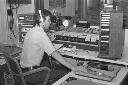 UW-Superior radio : student at work