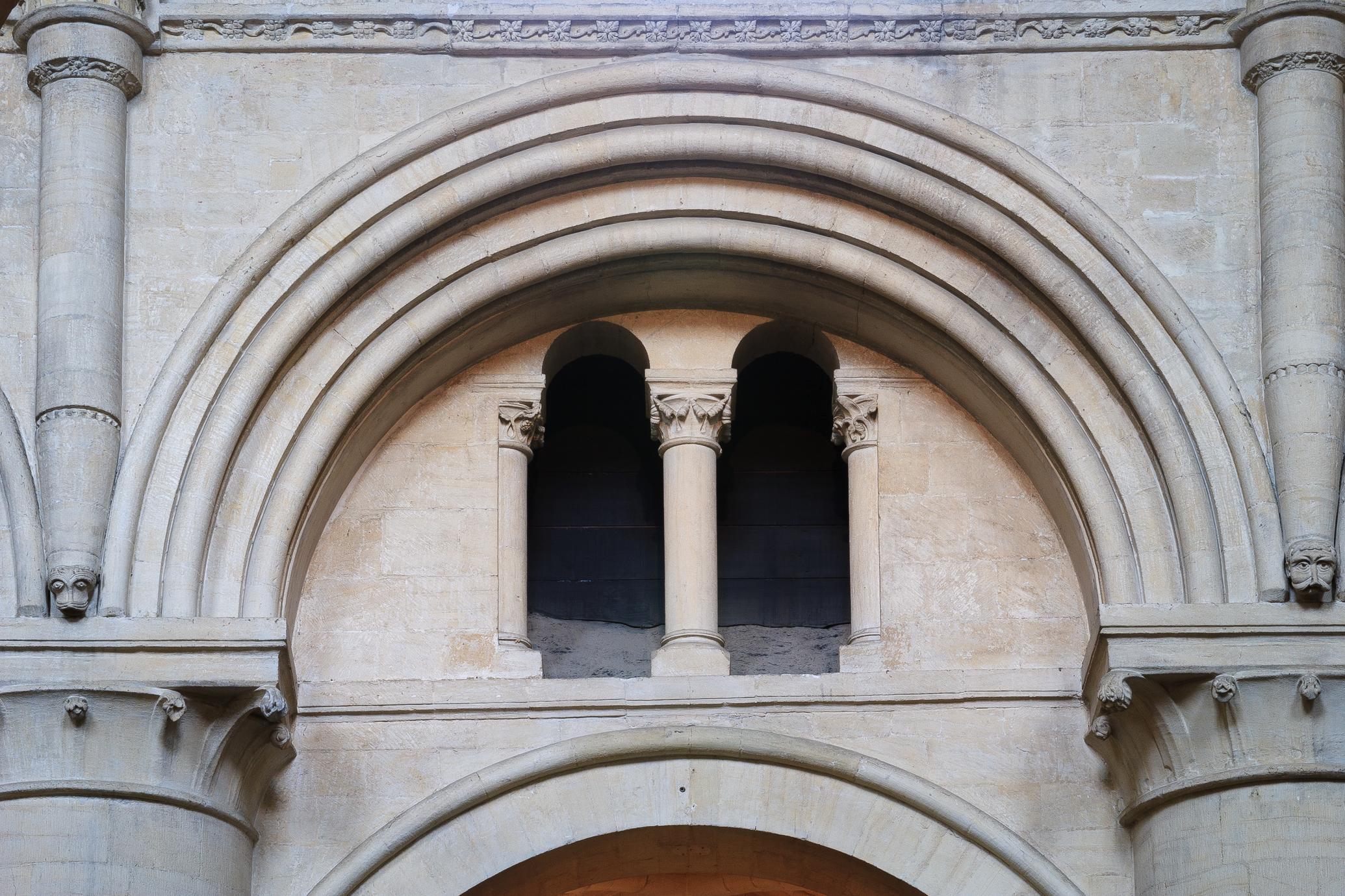 ‎Oxford Cathedral choir triforium - UWDC - UW-Madison Libraries