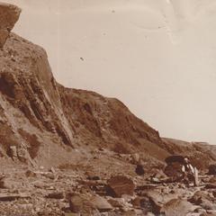Pre-Cambrian erratics on tillite cliff