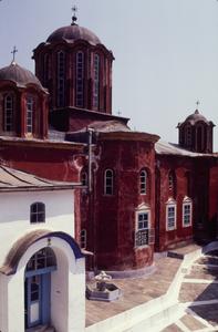 Courtyard and catholicon of Pantocrator Monastery