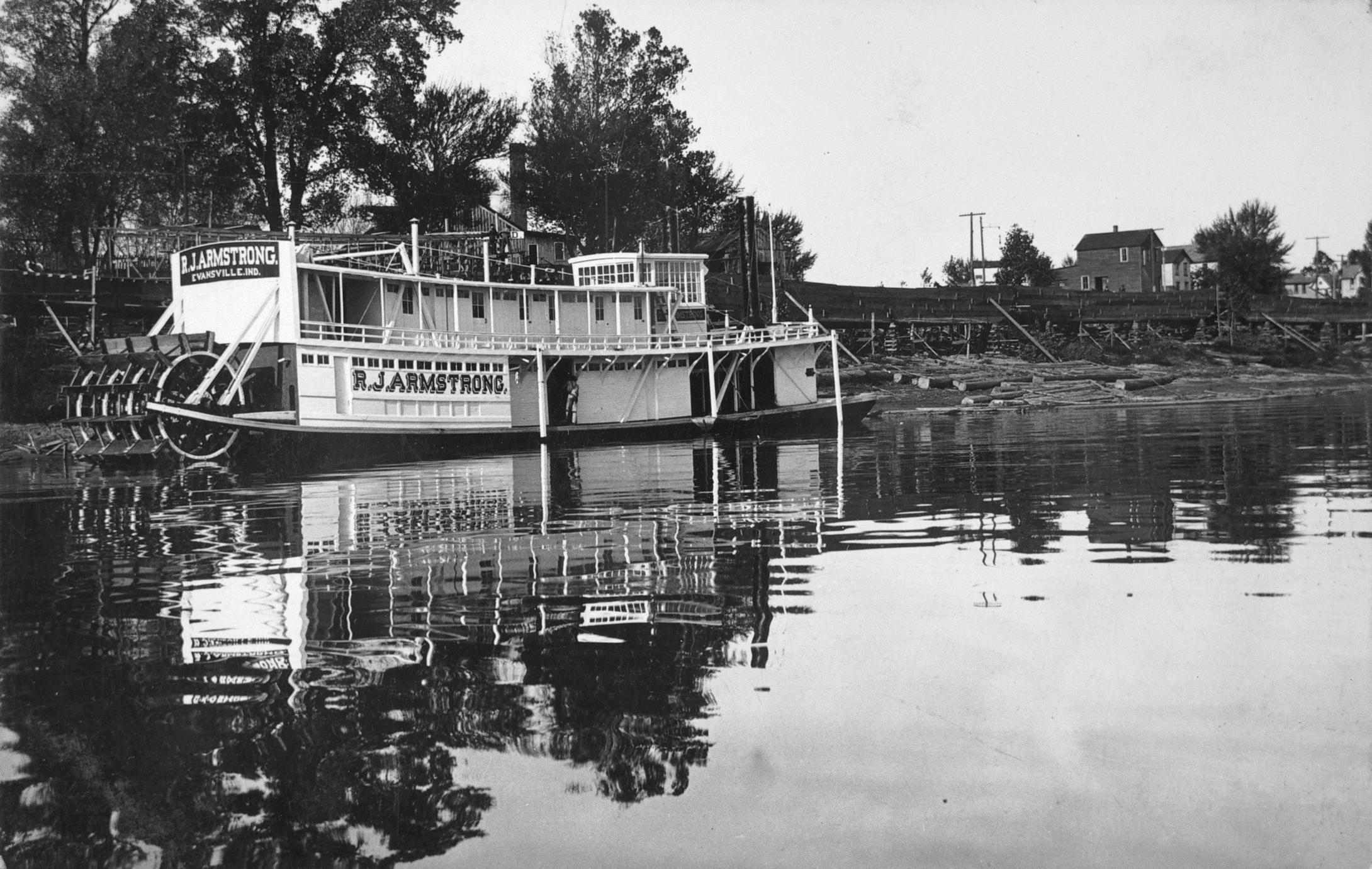 ‎R. J. Armstrong (Towboat, 1907-1915) - UWDC - UW-Madison Libraries