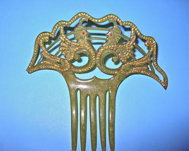 Seahorse comb