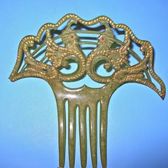 Seahorse comb