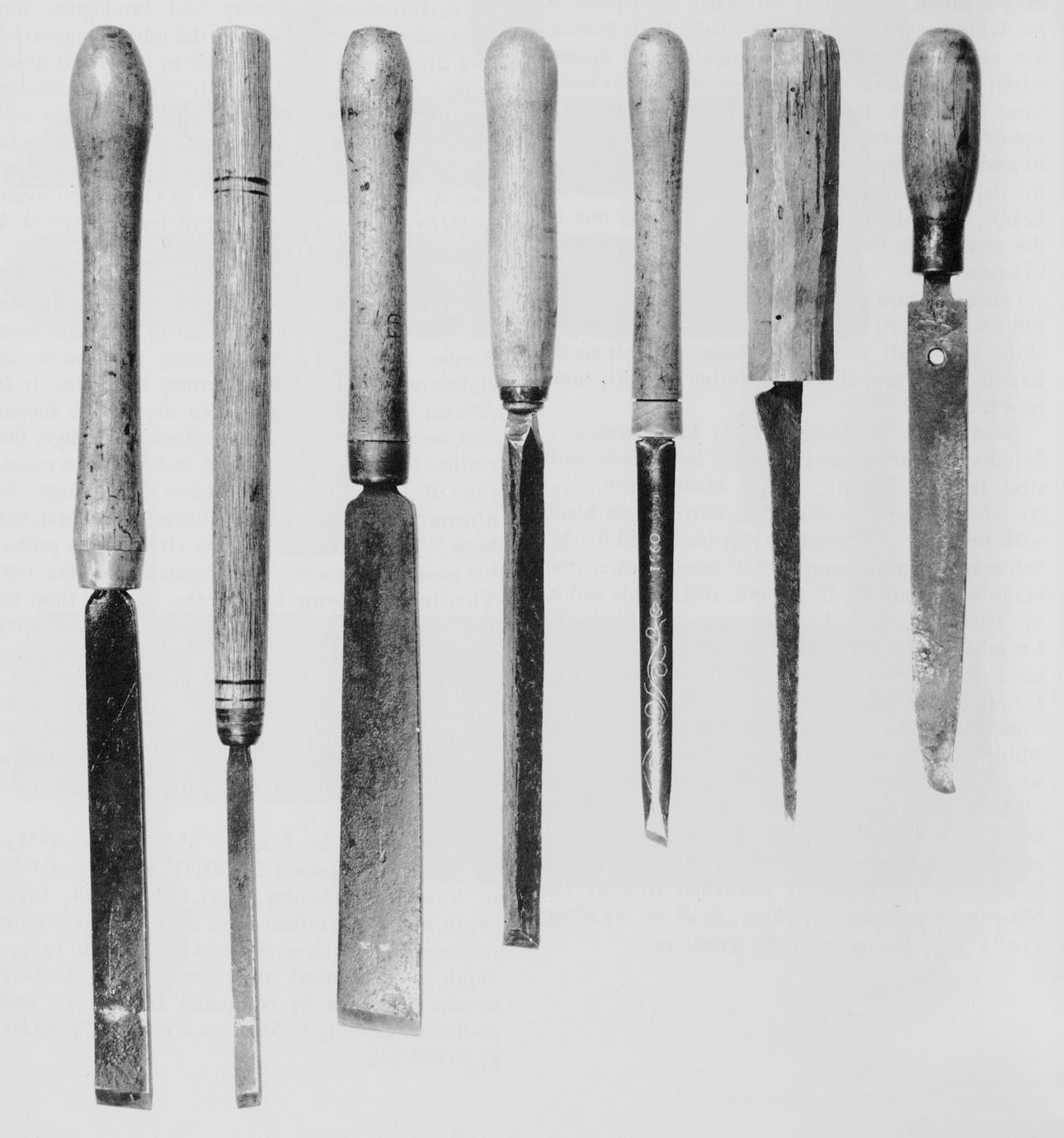 Seven examples of different sizes and shapes of turning chisels.