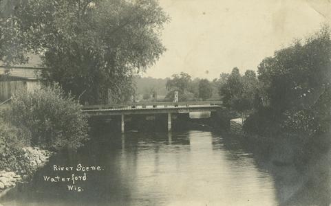 River scene of the Fox River