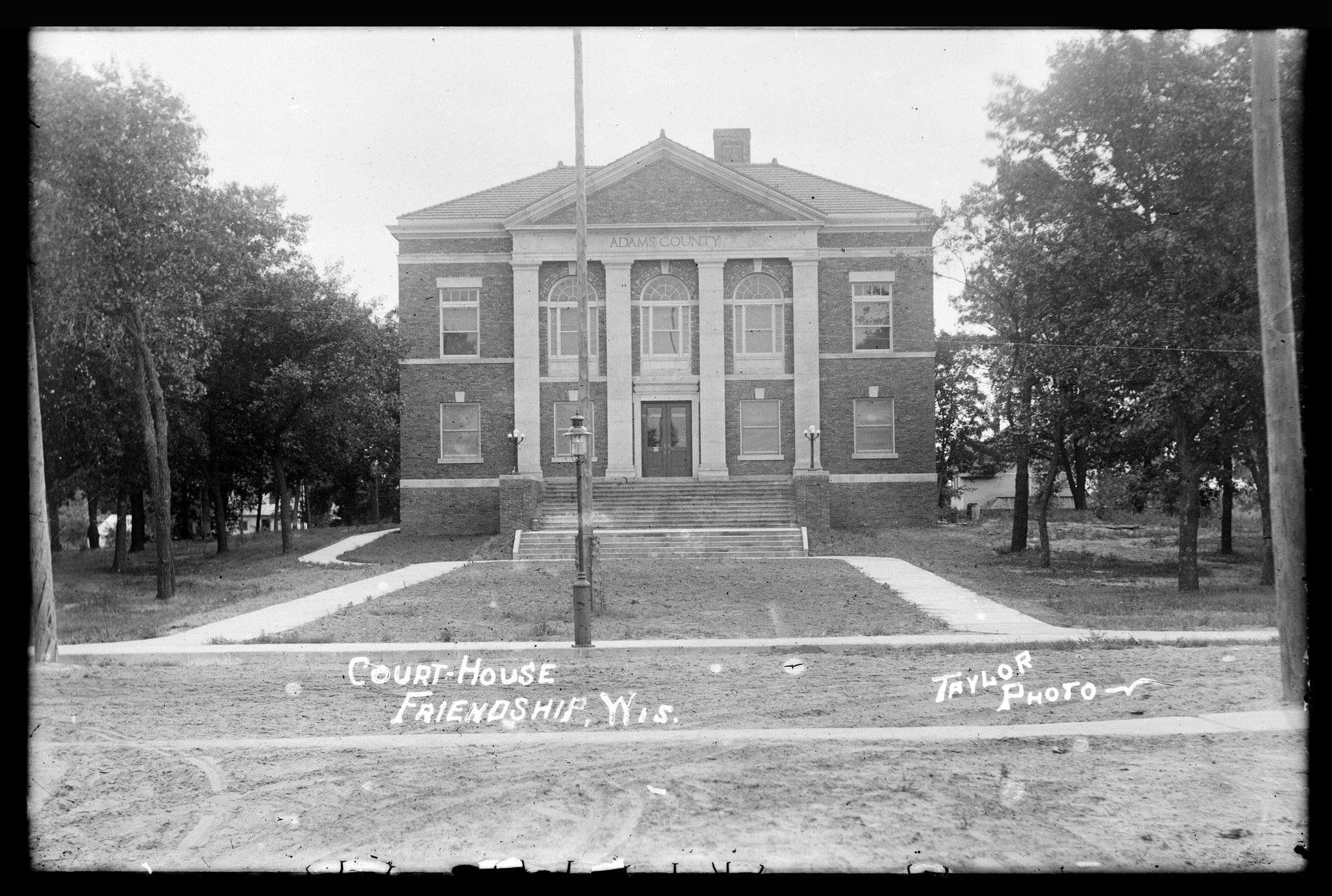 Adams County Courthouse - UWDC - UW-Madison Libraries