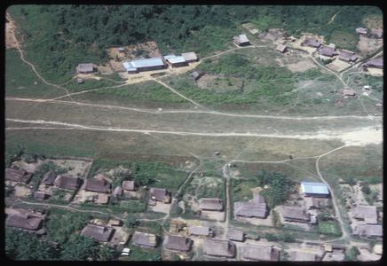 Approaching Yao village--houses