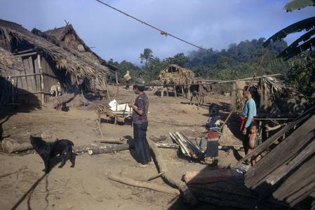 Lahu refugee village
