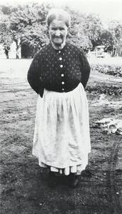 Maternal grandmother of Evangeline Juza