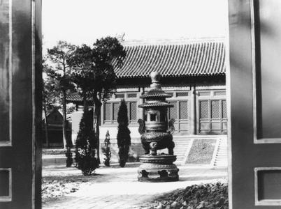 Main hall of the Xihuang Si (Xihuang Temple) 西黃寺.