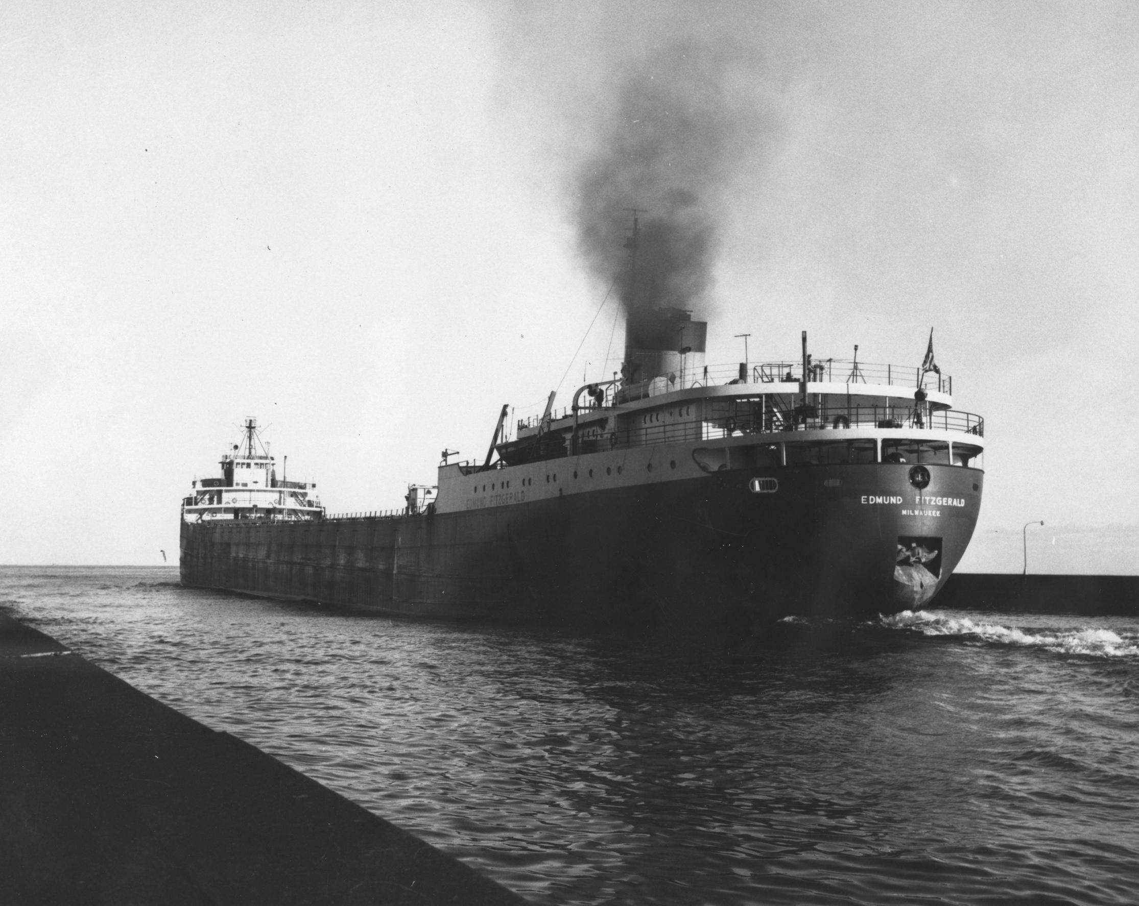 ‎The Edmund Fitzgerald departing Duluth Superior harbor UWDC UW