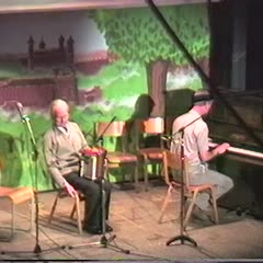 Grand Concert, 1988 Auchtermuchty Festival : button accordion player (video)
