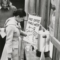 Library gives free coffee for finals week