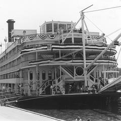 Mississippi Queen (Tourist boat, 1975- )