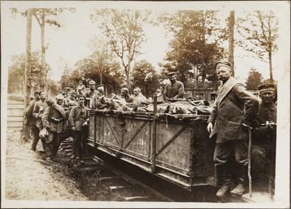 Verwundeten Transport in Thilwald bei Verdun