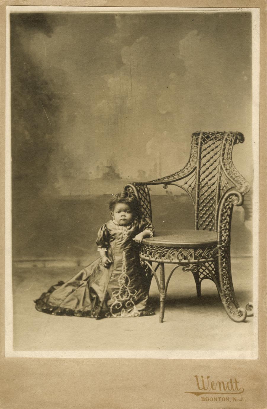 'Little lady,' circus performer