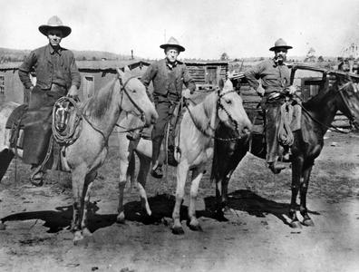 Officers of Carson National Forest, 1911 (Leopold on left)