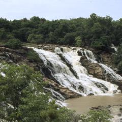 Distant view of Gurara Falls