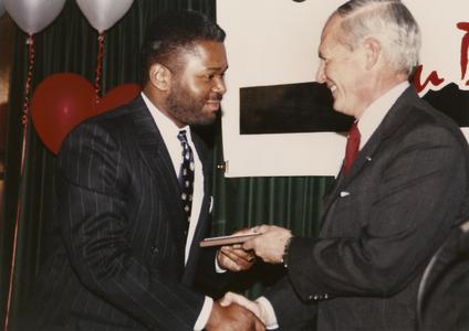 Stanley Stallworth receives 1990 Dean's Outstanding Achievement Award from law school