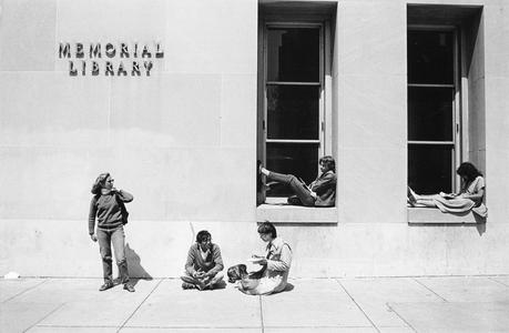 Students outside Memorial Library
