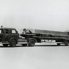 Pirsch 100 foot aerial ladder truck