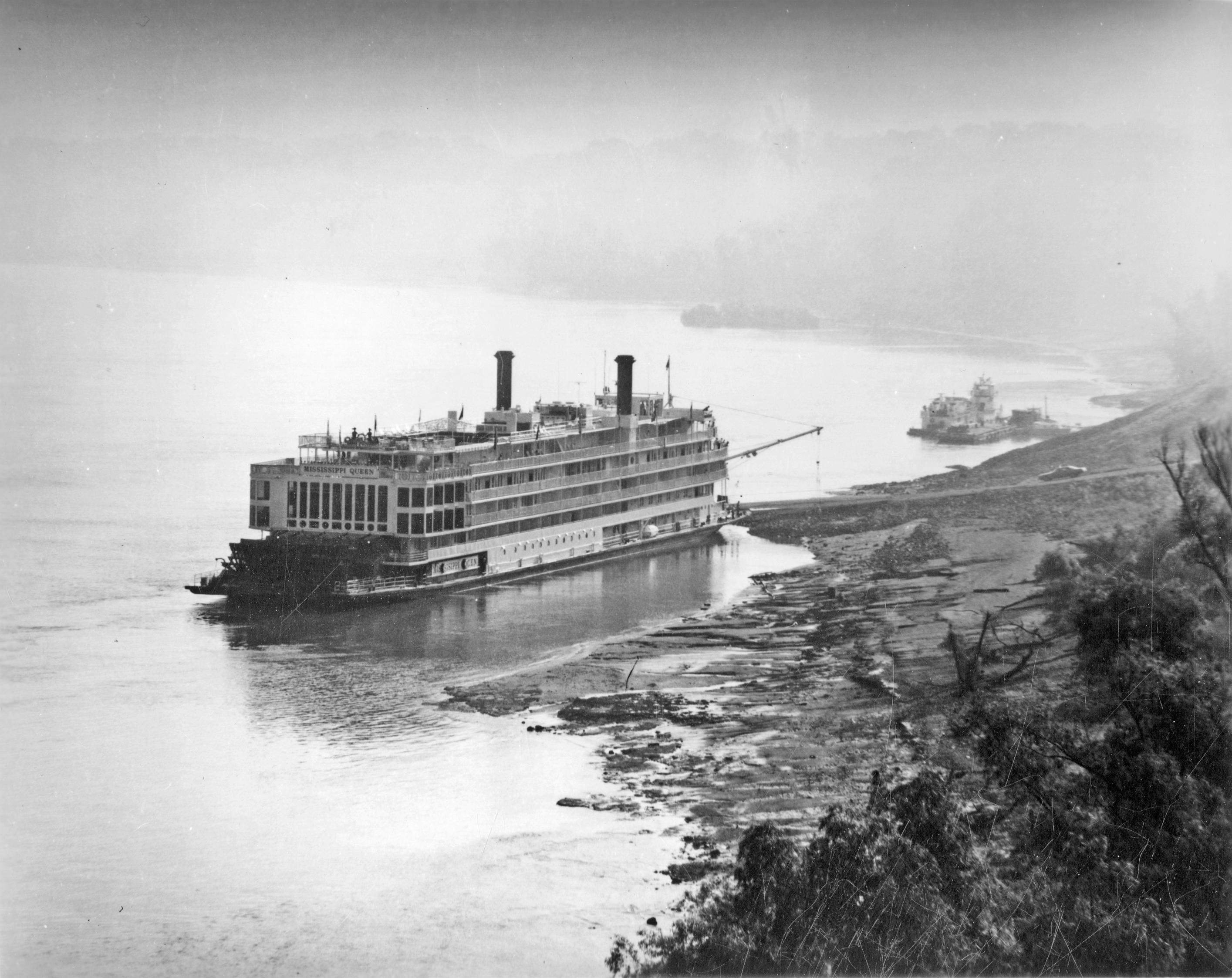 Mississippi Queen (Tourist boat, 1975- ) - UWDC - UW-Madison Libraries