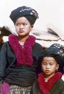 A Yao (Iu Mien) girl and her sister in Houa Khong Province