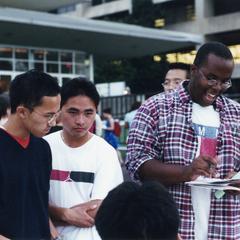 Students at academic/support resource fair during 2000 MCOR