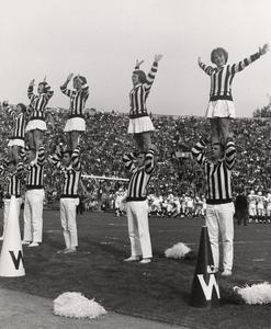UW Cheerleaders at the Rose Bowl
