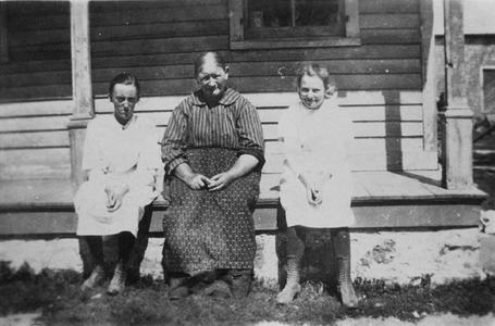 Helen and Elsie Wautlet with Mrs. Frank Martin, Sr.