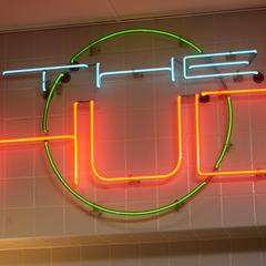 Light up sign of "The Hub"