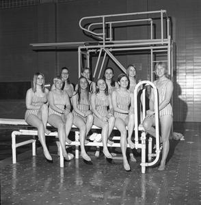 Women's swimming and diving team