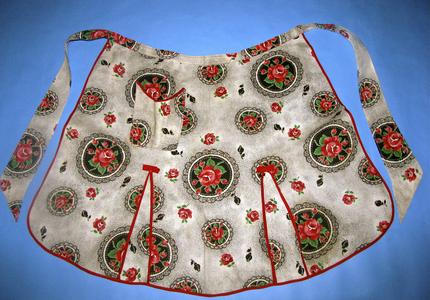 Apron with red roses in black circles