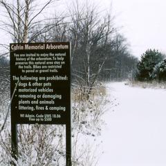 Trailhead sign to the Cofrin Memorial Arboretum