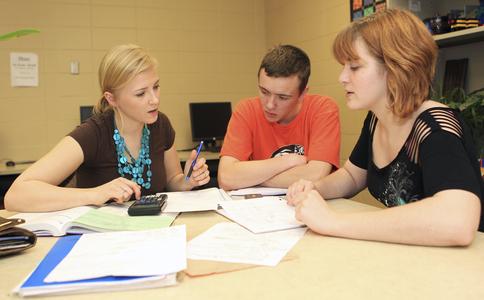 Students in the Learning Center, University of Wisconsin--Marshfield/Wood County, 2012