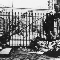 19th Route Army soldiers hold their position near Shanghai 上海 North Station.