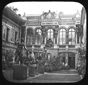 Court of Montferrand St. Petersburg