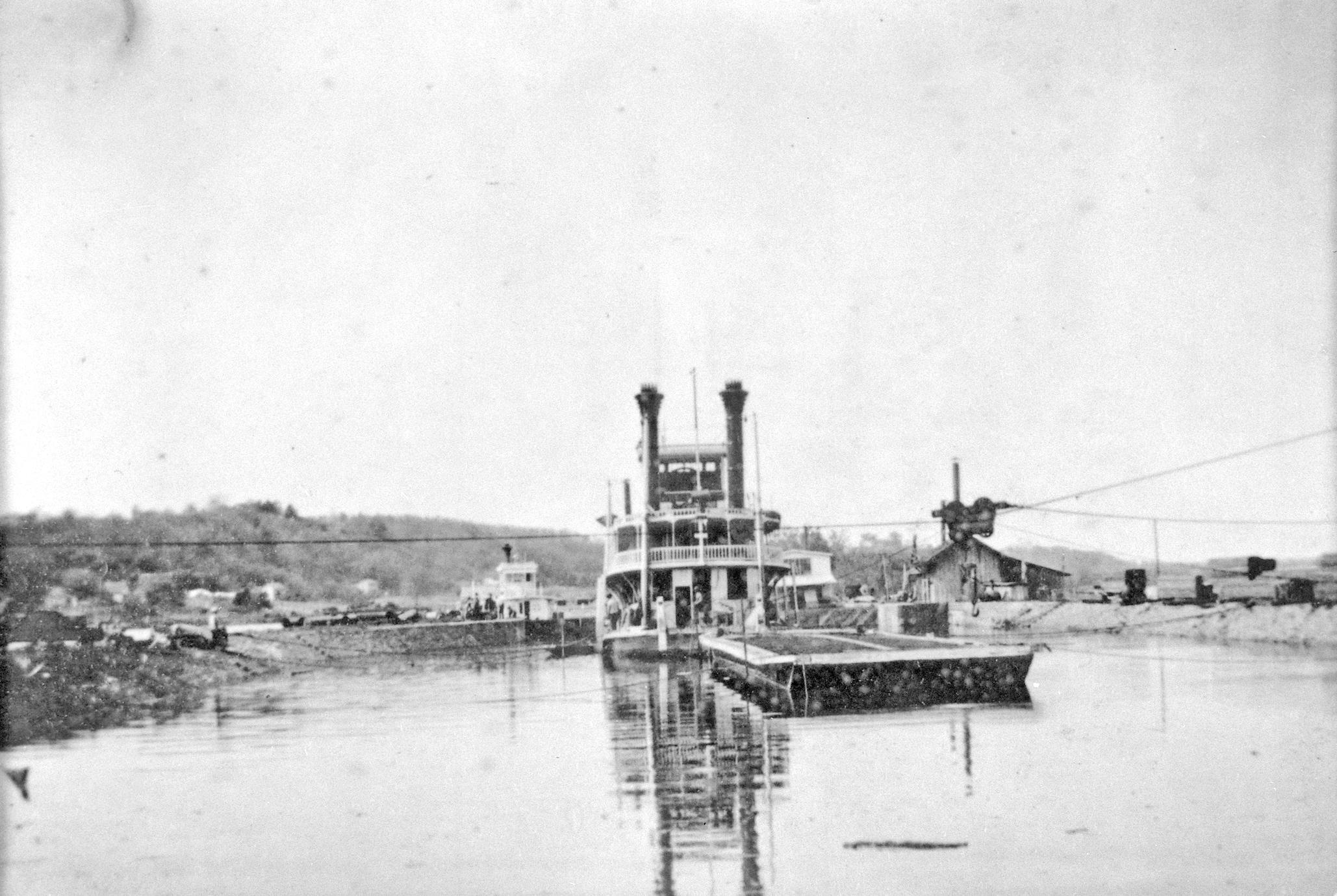 ‎Coal Bluff (Towboat, 1881-1935) - UWDC - UW-Madison Libraries