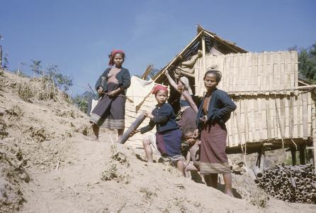 Ethnic Khmu' women