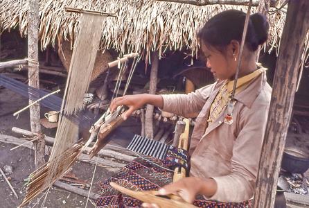 Weaving sash