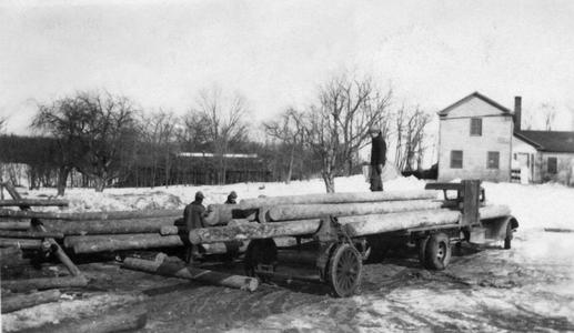 Unloading logs