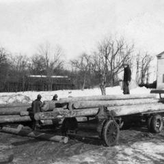 Unloading logs