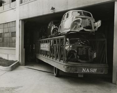 Nash automobile bodies transporting between Kenosha plants