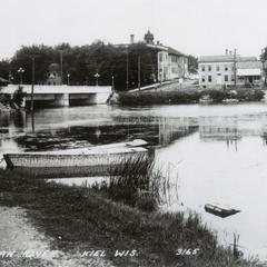 Sheboygan River and First Street bridge