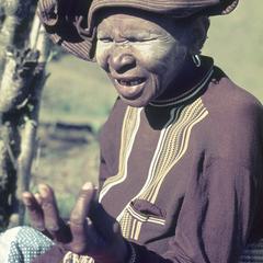 Nongenile Masithathu Zenani, performing