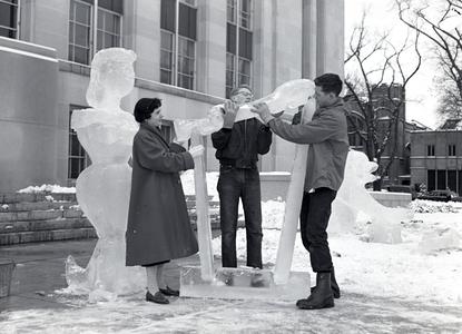 "Mendota Millie" ice sculpture